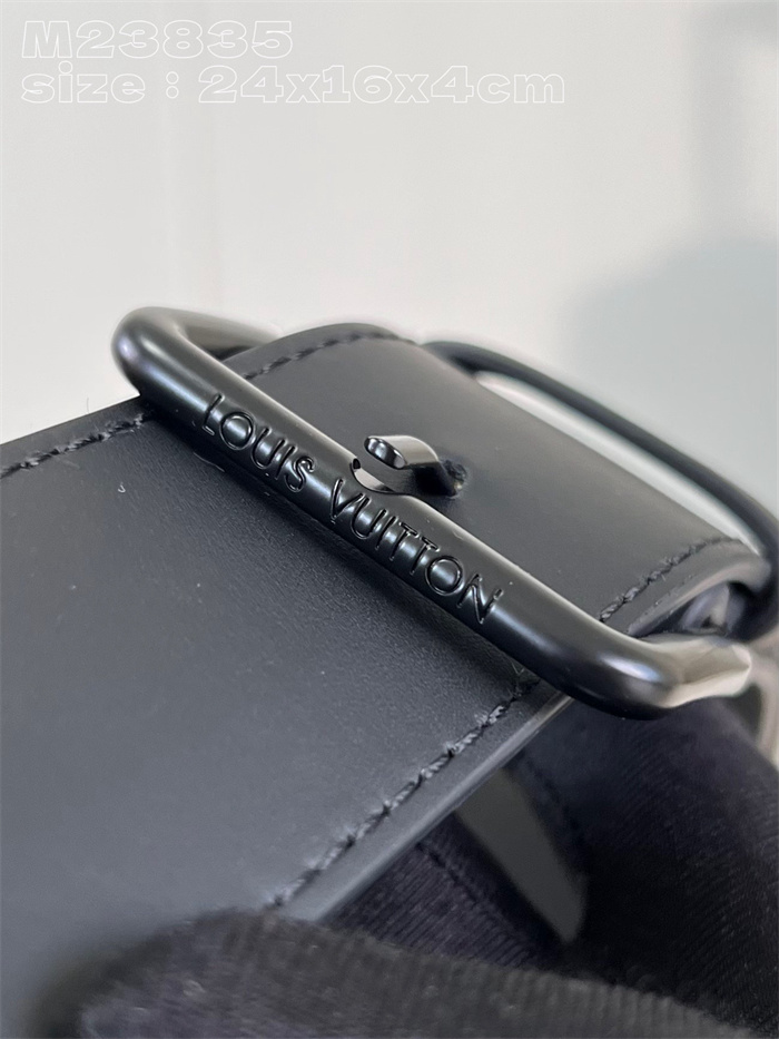 LOUIS VUITTON 루이비통 크로스백&숄더백 LV 문 크로스바디 M23835