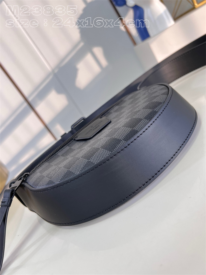 LOUIS VUITTON 루이비통 크로스백&숄더백 LV 문 크로스바디 M23835