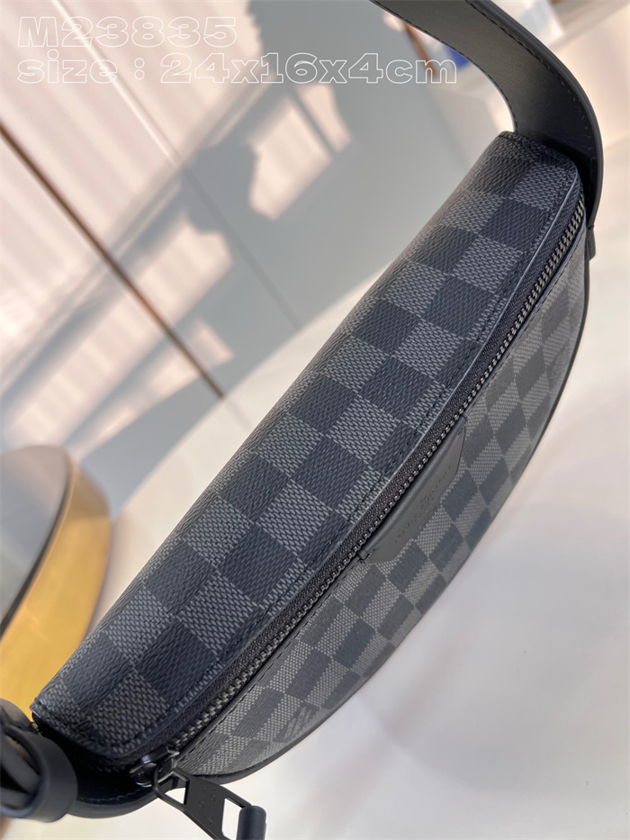 LOUIS VUITTON 루이비통 크로스백&숄더백 LV 문 크로스바디 M23835