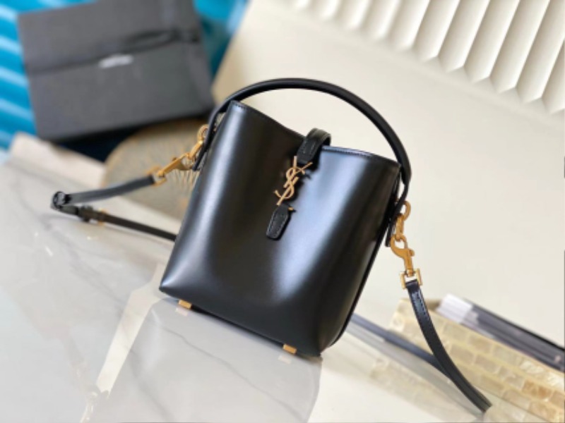[배우 차정원] Saint Laurent 생로랑 버킷백 LE37