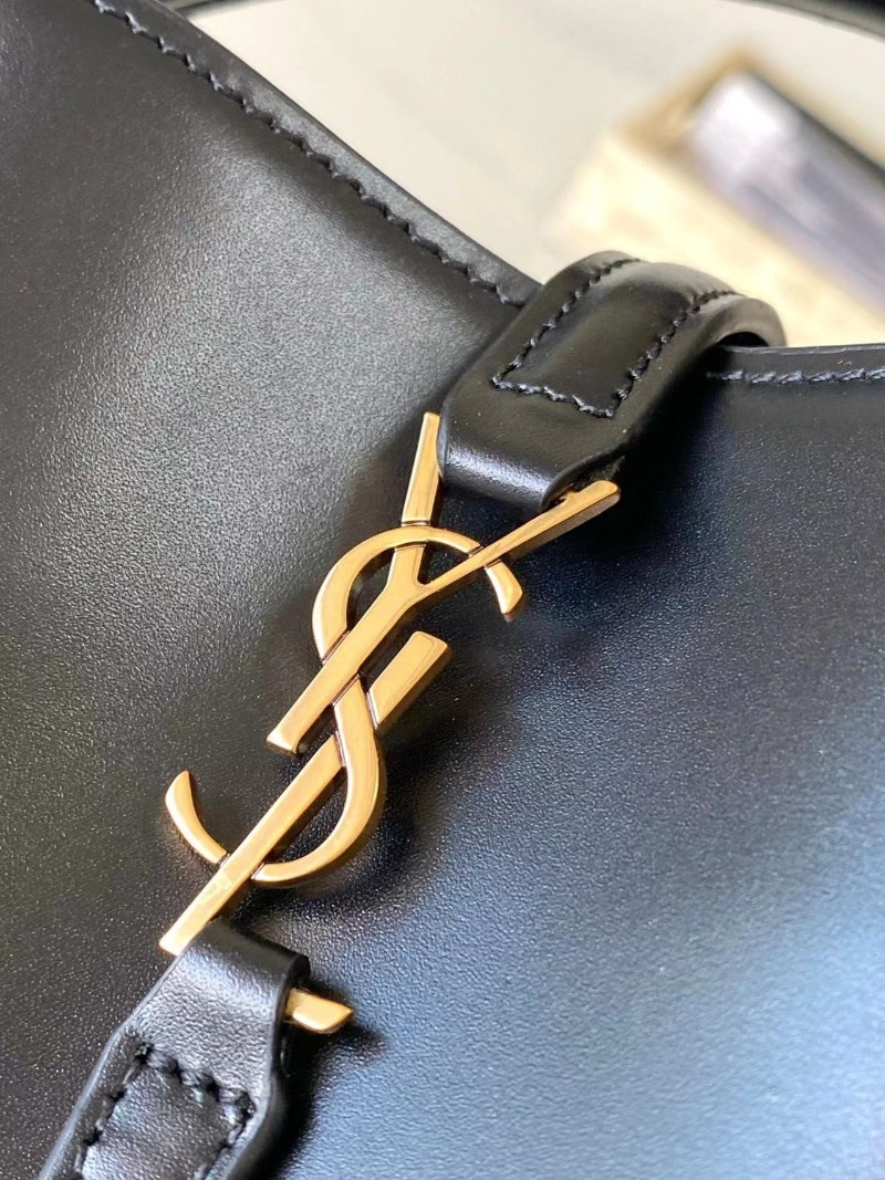 [배우 차정원] Saint Laurent 생로랑 버킷백 LE37