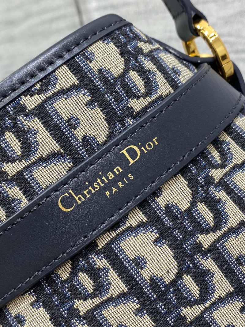  DIOR 디올 오블리크 쎄디올 버킷백