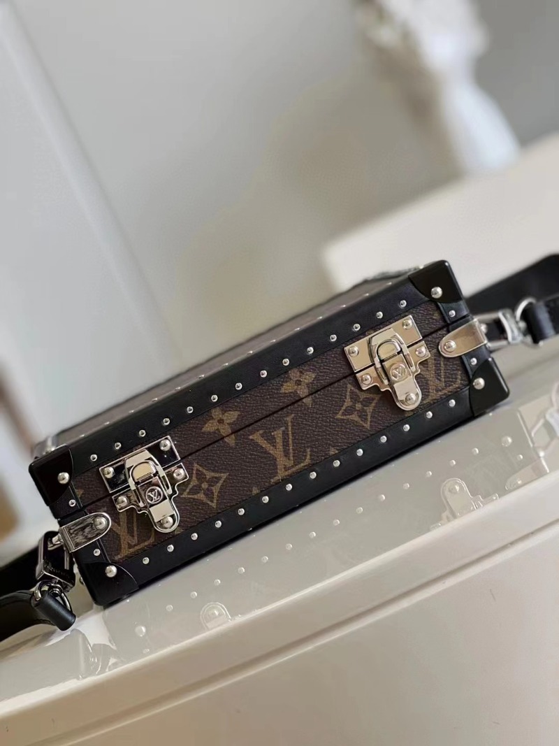  LOUIS VUITTON 루이비통 클러치 박스백 M20252