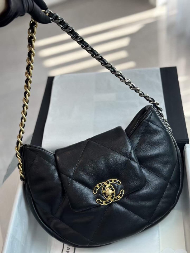  CHANEL 샤넬 24C 크루즈 19플랩 호보백
