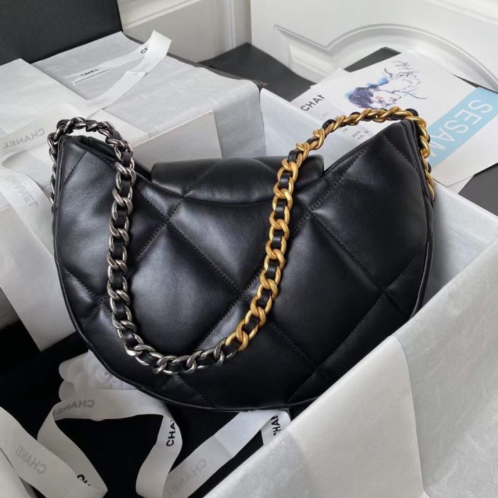  CHANEL 샤넬 24C 크루즈 19플랩 호보백
