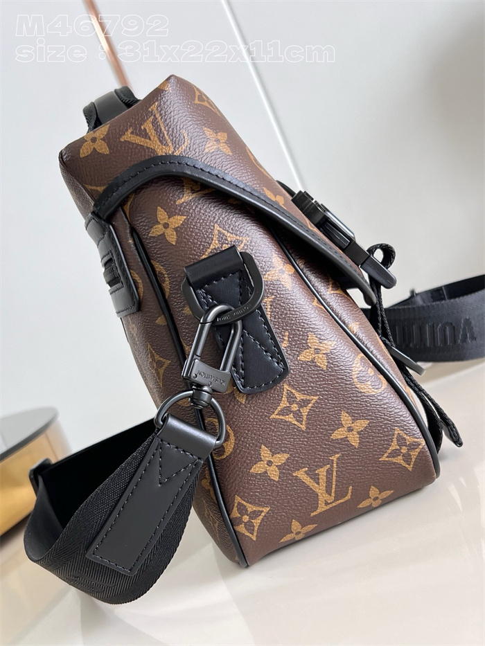 LOUIS VUITTON 루이비통 트레일 메신저백 M46972