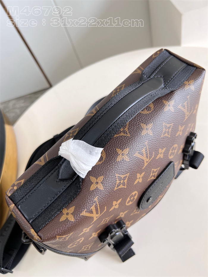 LOUIS VUITTON 루이비통 트레일 메신저백 M46972