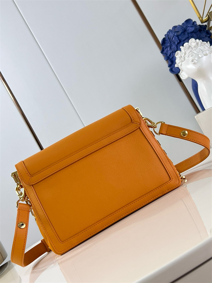 LOUIS VUITTON  루이비통 도핀 소프트 MM M25048