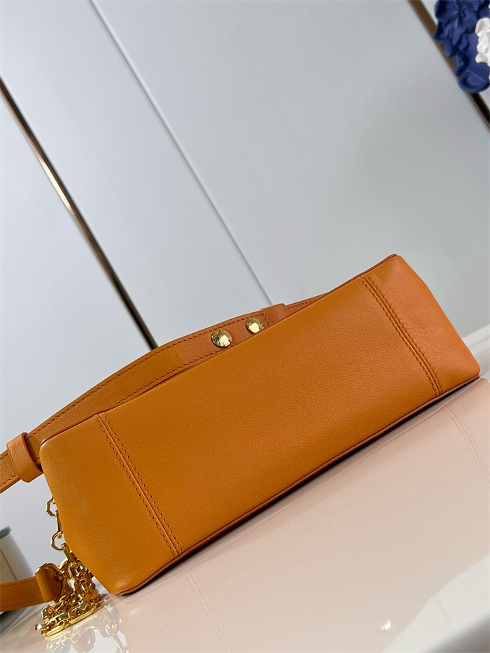 LOUIS VUITTON  루이비통 도핀 소프트 MM M25048