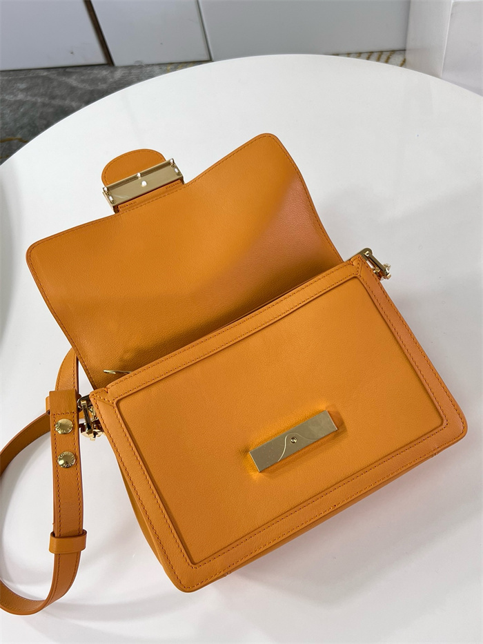 LOUIS VUITTON  루이비통 도핀 소프트 MM M25048