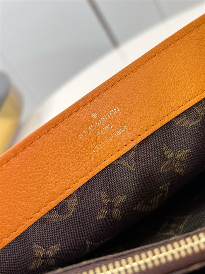 LOUIS VUITTON  루이비통 도핀 소프트 MM M25048