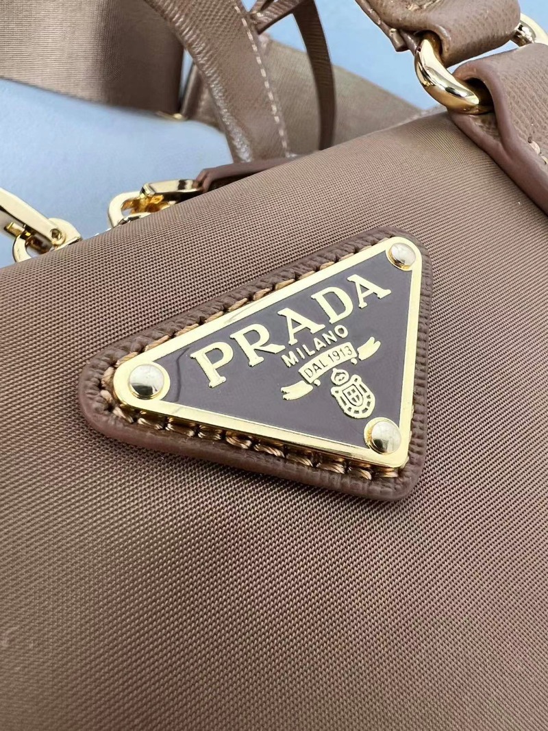 PRADA 프라다 리에디션 나일론 사피아노 탑핸들 보스턴백