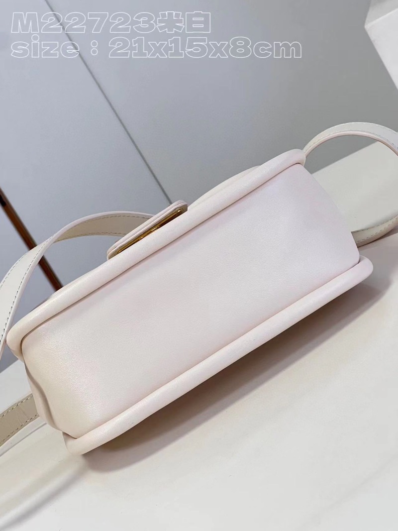 [소녀시대 태연] Louis Vuitton 루이비통 하이드 앤드 시크