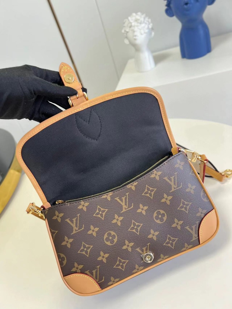  [마마무 화사] LOUIS VUITTON 루이비통 다이앤 모노그램 핸드백