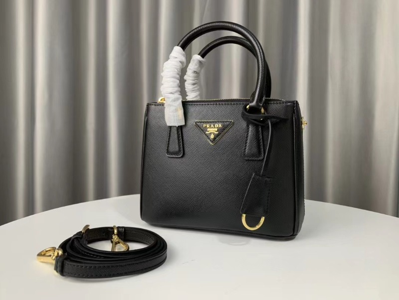 43위 [배우 김태리] PRADA 프라다 갤러리아 사피아노 가죽 미니백