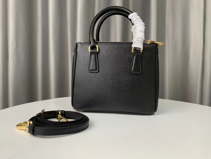 43위 [배우 김태리] PRADA 프라다 갤러리아 사피아노 가죽 미니백