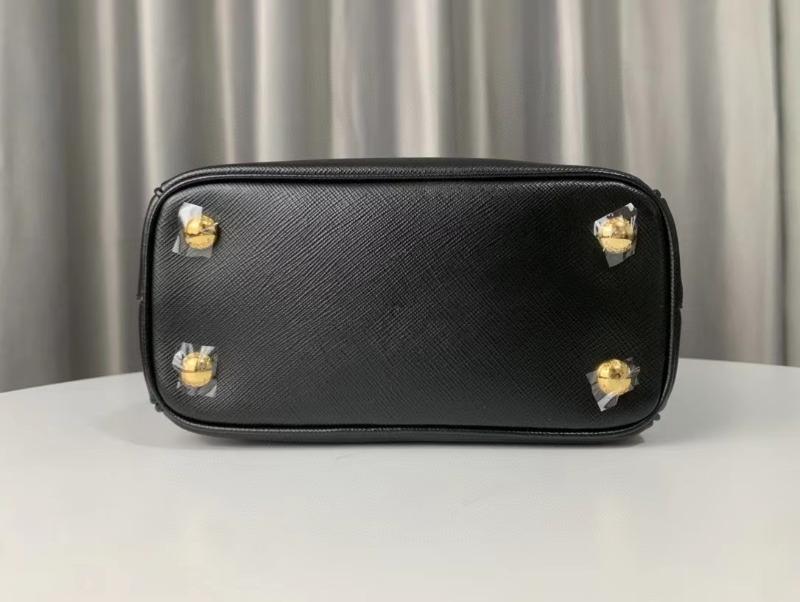 43위 [배우 김태리] PRADA 프라다 갤러리아 사피아노 가죽 미니백