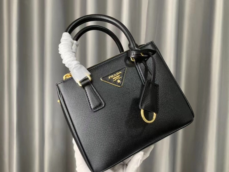 43위 [배우 김태리] PRADA 프라다 갤러리아 사피아노 가죽 미니백
