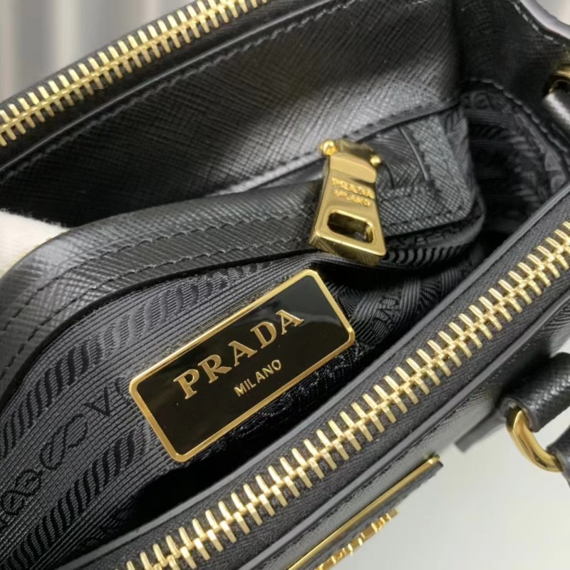 43위 [배우 김태리] PRADA 프라다 갤러리아 사피아노 가죽 미니백
