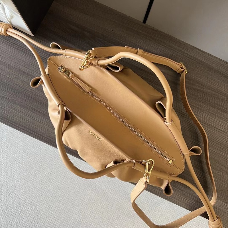 [배우 차주영] LOEWE 로에베 스몰 파세오백