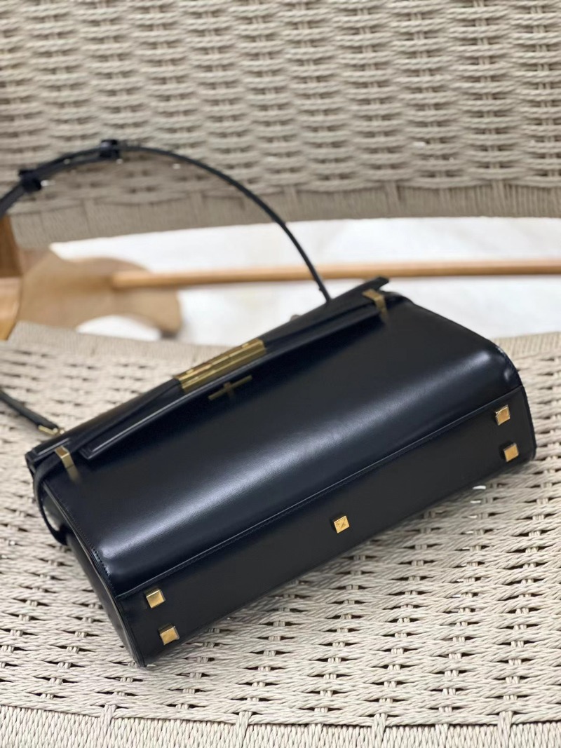 [블랙핑크 로제] SAINT LAURENT 생로랑 박스 맨하튼 숄더백