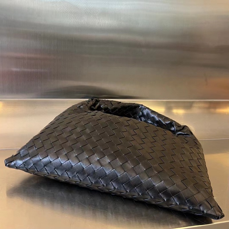 [배우 이청아] BOTTEGA VENETA 보테가베네타 홉 스몰 레더 숄더백