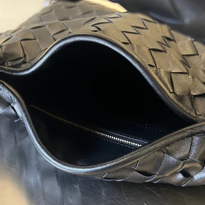 [배우 이청아] BOTTEGA VENETA 보테가베네타 홉 스몰 레더 숄더백