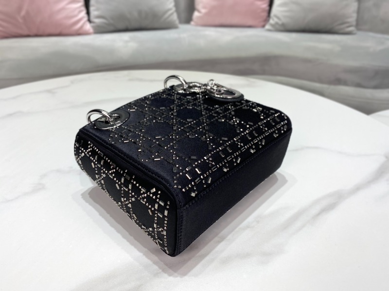 [블랙핑크 지수] DIOR 디올 LADY DIOR 미니 백 블랙 라인 스톤 까나쥬 새틴