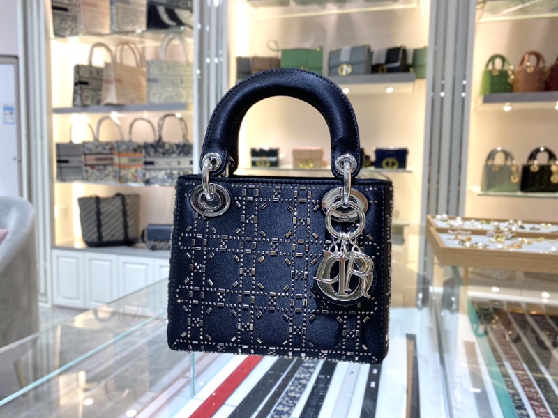 [블랙핑크 지수] DIOR 디올 LADY DIOR 미니 백 블랙 라인 스톤 까나쥬 새틴