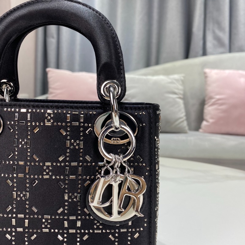 [블랙핑크 지수] DIOR 디올 LADY DIOR 미니 백 블랙 라인 스톤 까나쥬 새틴