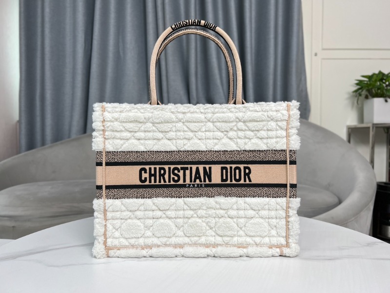 [블랙핑크 지수] DIOR 디올 BOOK TOTE 아이스 까나쥬 시어링 백