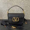 [배우 손예진] VALENTNIO 발렌티노 올타임 소프트 그레인 송아지 가죽 숄더백