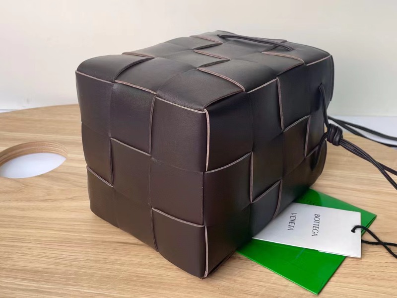 [걸스데이 혜리] BOTTEGA VENETA 보테가베네타 카세트 버킷백 폰단테