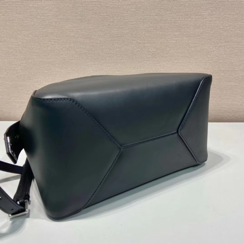 [에스파 카리나] PRADA 프라다 슈퍼노바 스몰 블랙 토트백