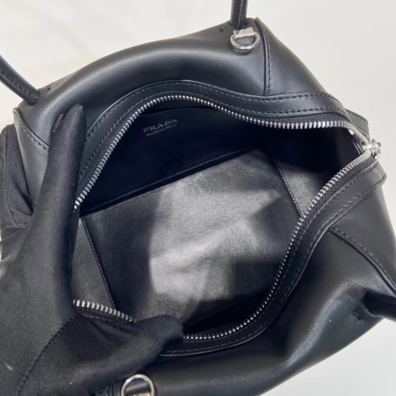 [에스파 카리나] PRADA 프라다 슈퍼노바 스몰 블랙 토트백