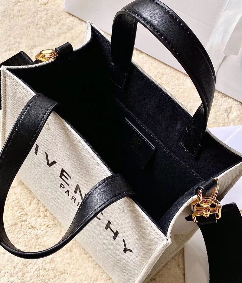 [에스파 카리나] GIVENCHY 지방시 스몰 캔버스 토트백