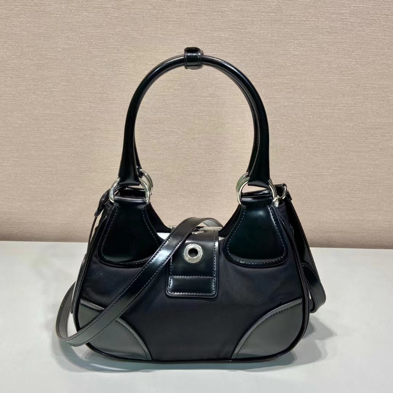 [배우 노윤서] PRADA 프라다 문 패딩 나파 가죽 백