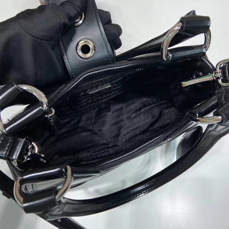 [배우 노윤서] PRADA 프라다 문 패딩 나파 가죽 백
