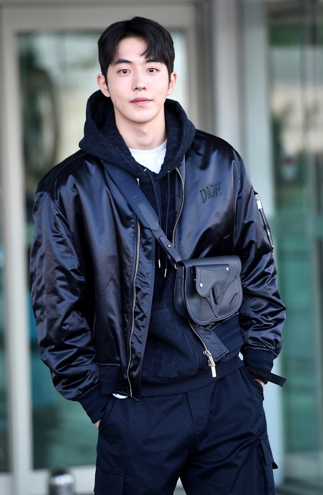 [배우 남주혁] DIOR 디올 새들 숄더 스트랩 파우치 백