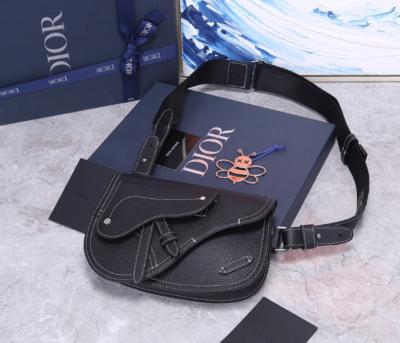 [배우 남주혁] DIOR 디올 새들 숄더 스트랩 파우치 백