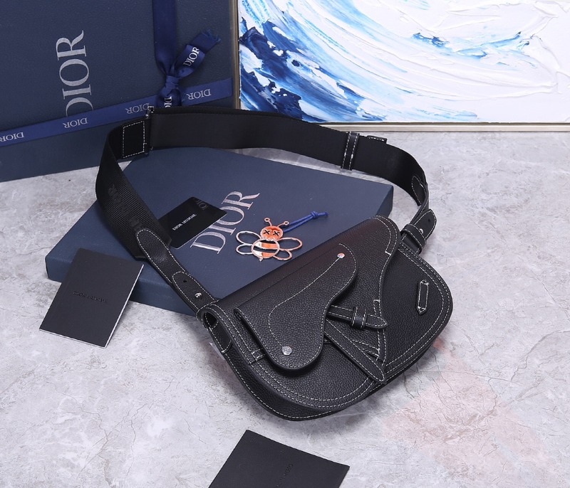 [배우 남주혁] DIOR 디올 새들 숄더 스트랩 파우치 백
