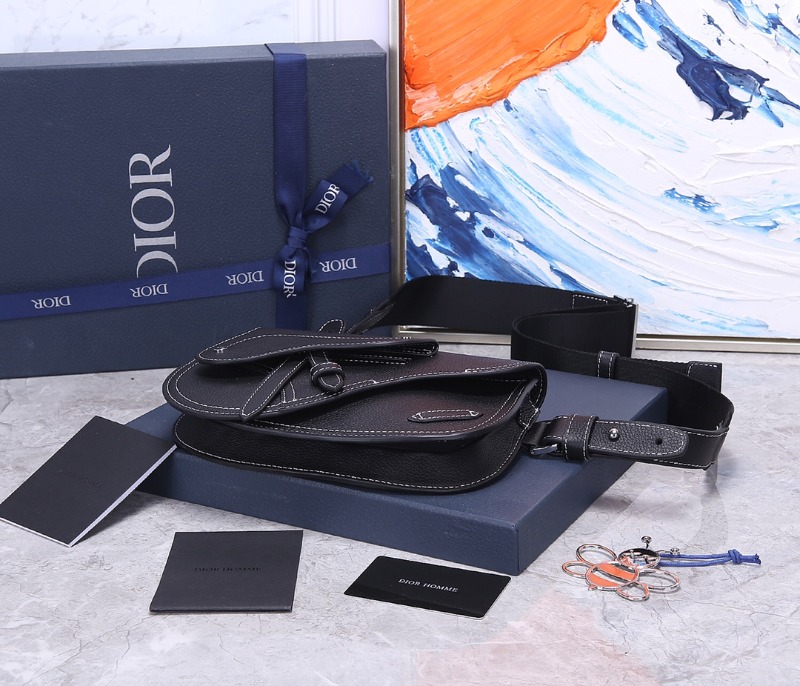 [배우 남주혁] DIOR 디올 새들 숄더 스트랩 파우치 백