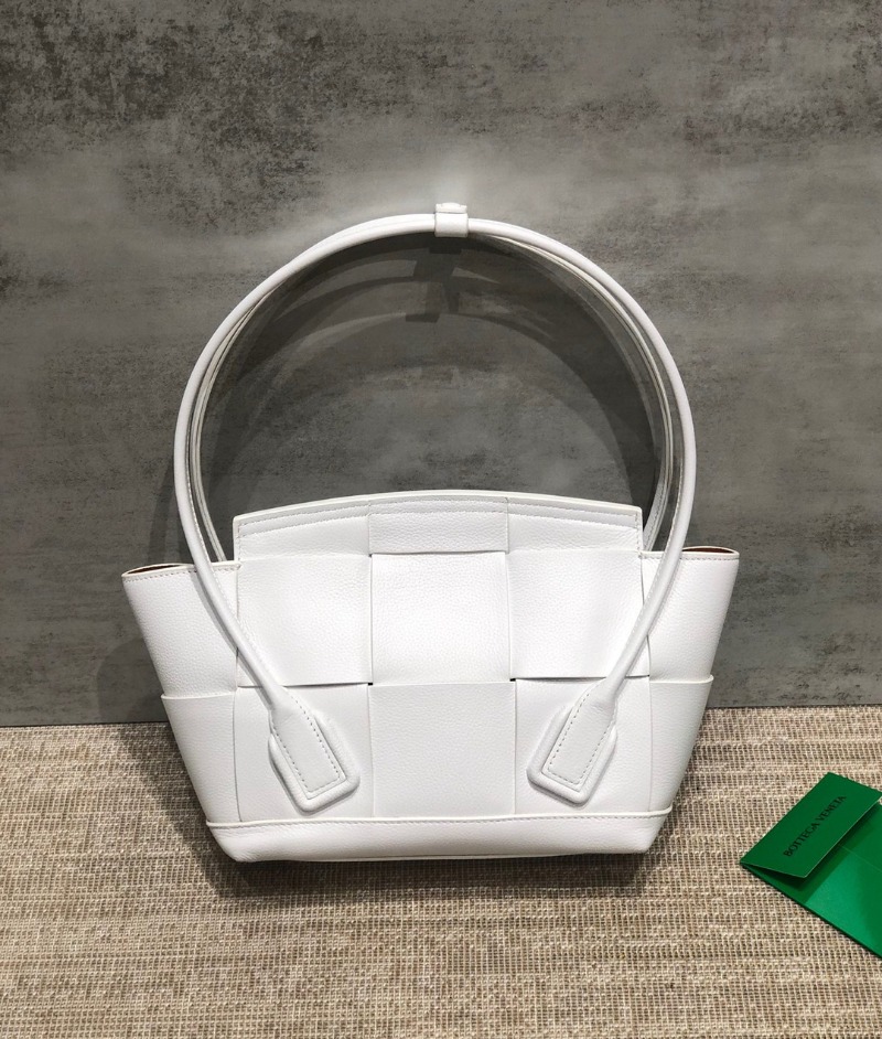 [레드벨벳 조이] BOTTEGA VENETA 보테가베네타 인트레치오 아르코 미니 스몰 토트백