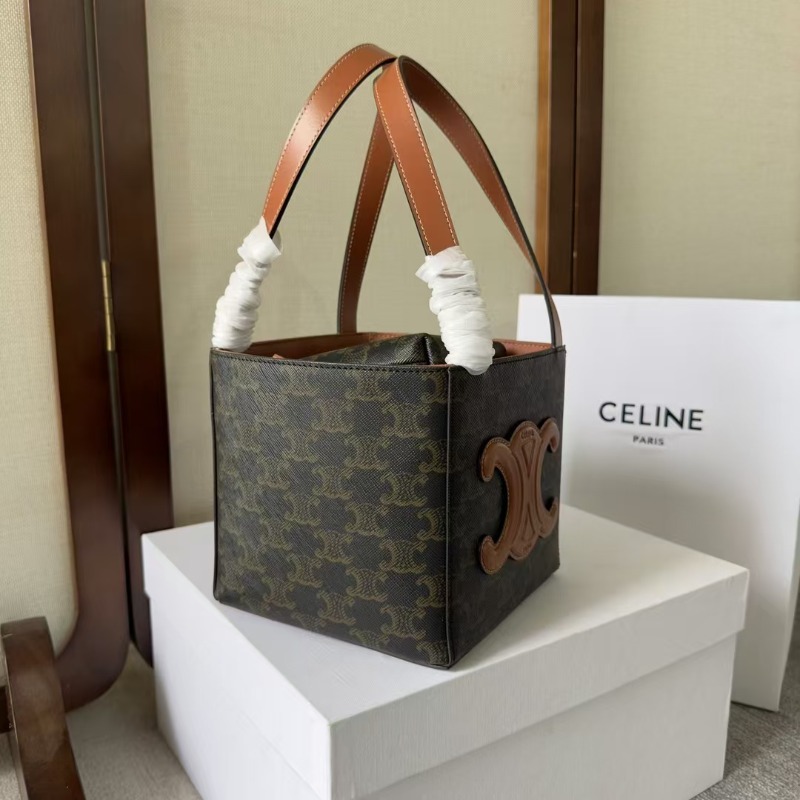CELINE 셀린느 퀴르 트리오페 큐브백