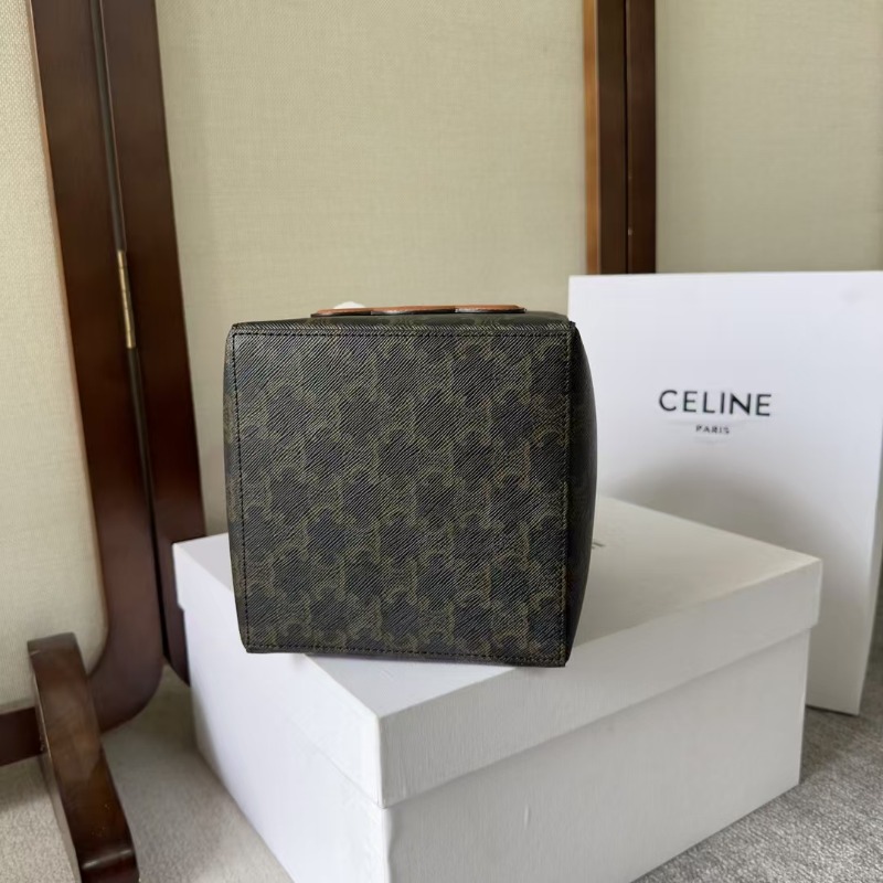 CELINE 셀린느 퀴르 트리오페 큐브백