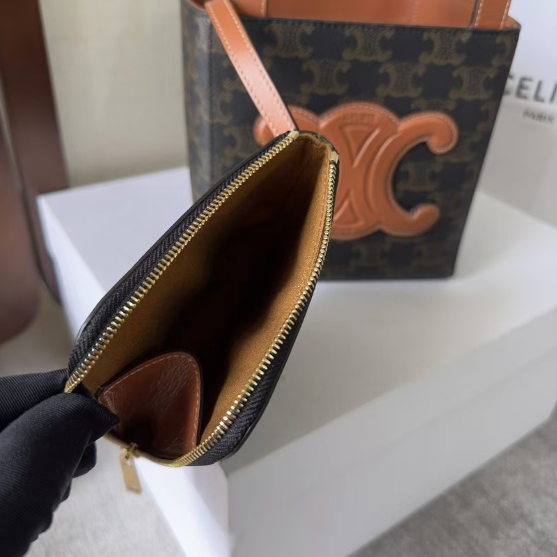 CELINE 셀린느 퀴르 트리오페 큐브백