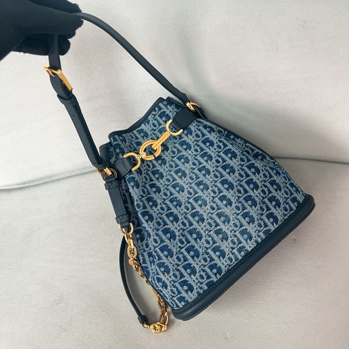 DIOR 디올 여성 쎄디올 버킷백 M2271