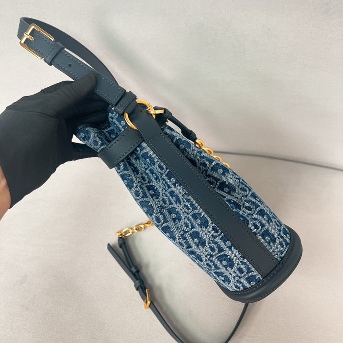 DIOR 디올 여성 쎄디올 버킷백 M2271