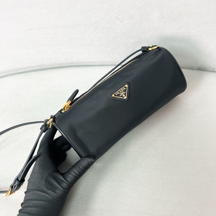 PRADA  프라다 여성 스포츠 섹시 호보 백