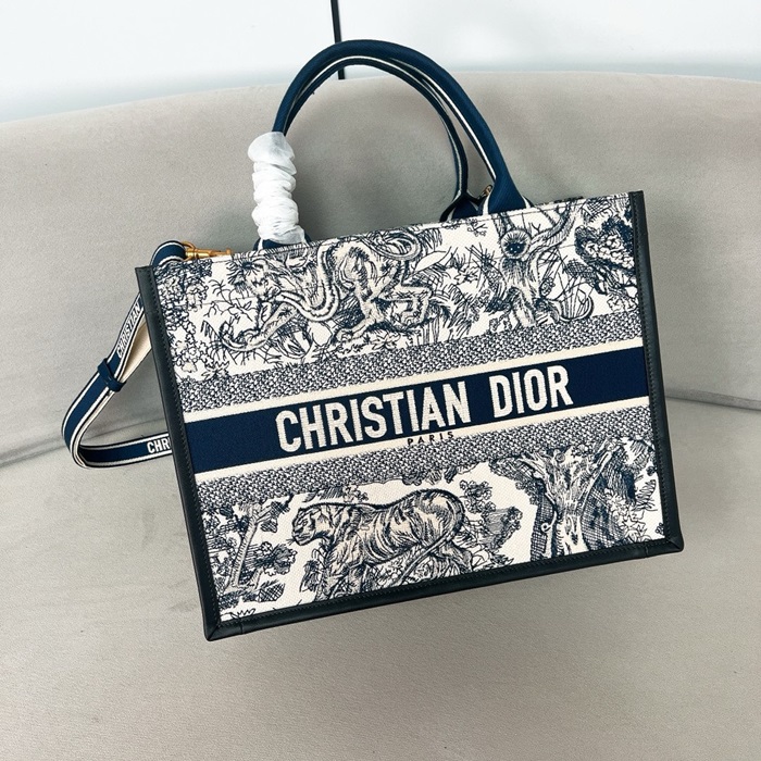 Dior 디올 여성 크리스찬 북토트